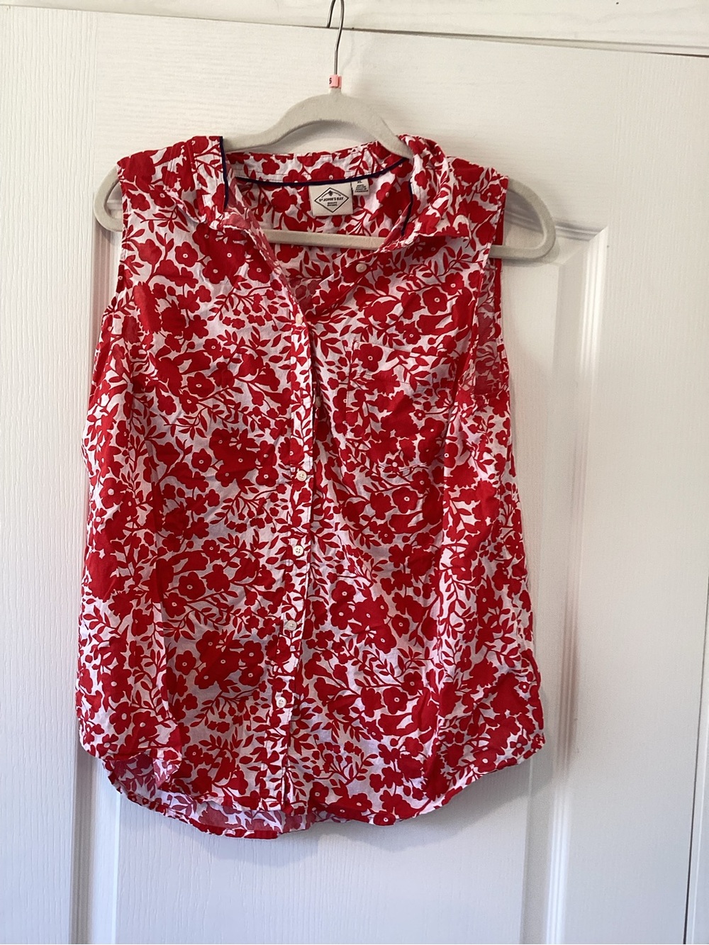 St. John's Bay Red and White Floral Sleeveless Button-Front Blouse XL Euc